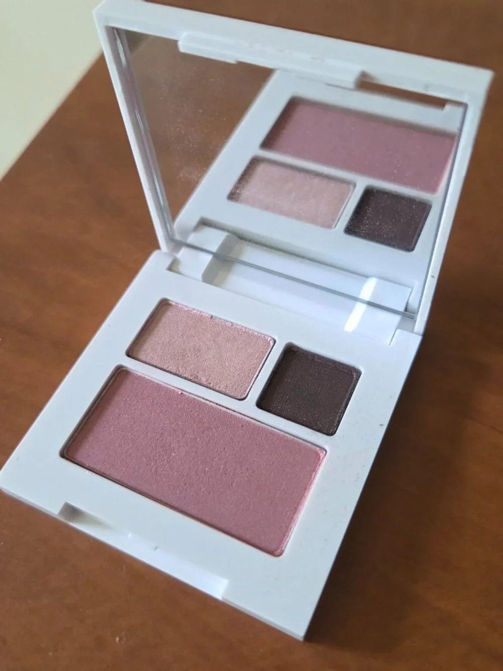 Clinique 03 Morning Java 22 Ballet Flats 15 Eyeshadows Smoldering Plum Blush Pal